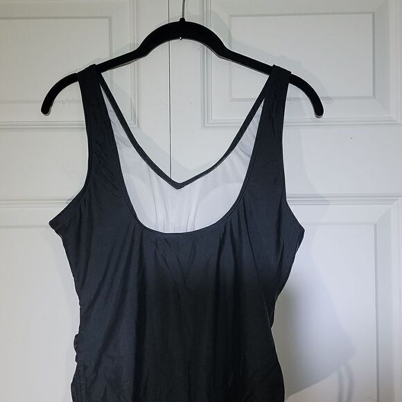 WOMEN'S Black Twist One Piece Swim Suit - Picture 6 of 6